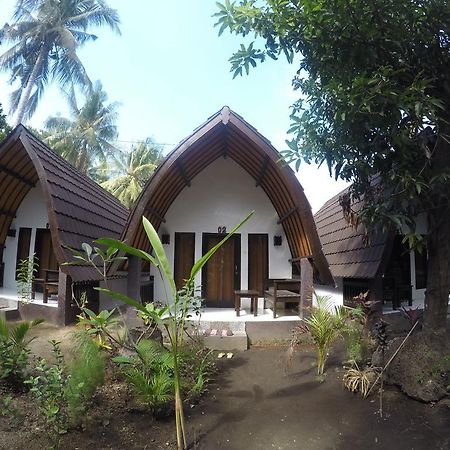 Hello Lumbung Homestay 길리 아이르 외부 사진